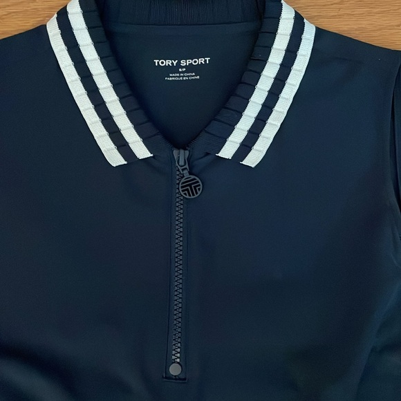 Tory Burch sport PERFORMANCE PLEATED COLLAR GOLF DRESS size S navy blue/white - Picture 4 of 12
